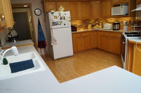 3370 Juniper Dr, Farwell, MI 48622 photo 9