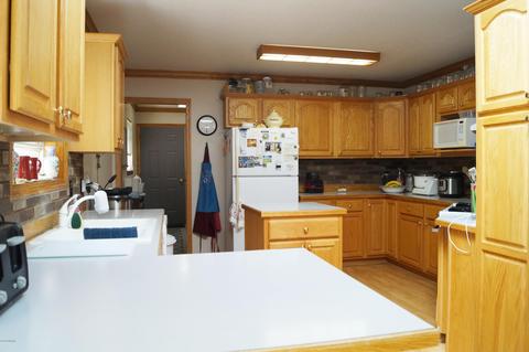 3370 Juniper Dr, Farwell, MI 48622 photo 6