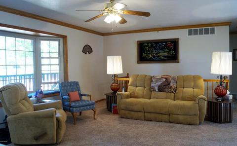3370 Juniper Dr, Farwell, MI 48622 photo 2