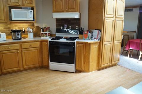 3370 Juniper Dr, Farwell, MI 48622 photo 10
