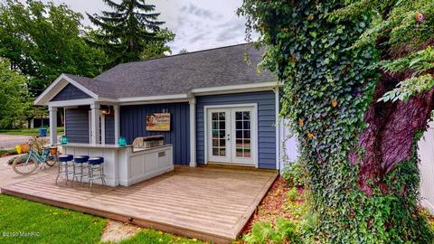 589 Hoffman St, Saugatuck, MI 49453 photo 4
