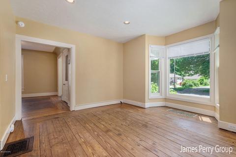 422 Clark St, Big Rapids, MI 49307 photo 3