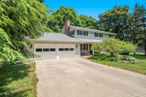 734 Allison Dr, Marshall, MI 49068 photo 2