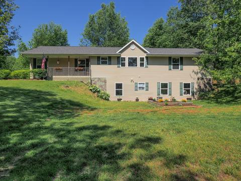 90 1st St, Plainwell, MI 49080 photo 2