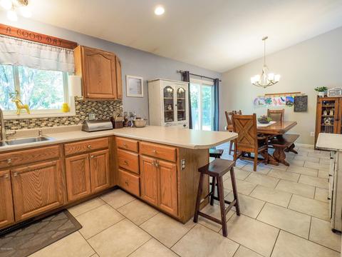 90 1st St, Plainwell, MI 49080 photo 4