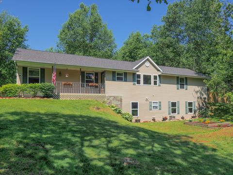 90 1st St, Plainwell, MI 49080 photo 1