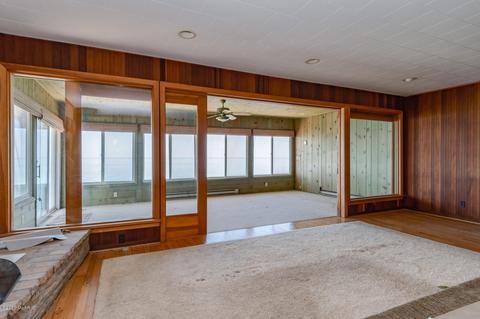 30034 Lake Bluff Dr, Covert, MI 49043 photo 9
