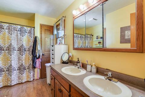 6077 Whites Bridge Rd, Belding, MI 48809 photo 18