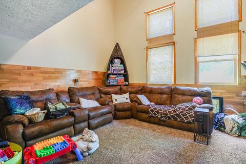 6077 Whites Bridge Rd, Belding, MI 48809 photo 13