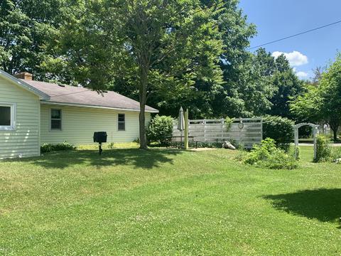 305 N Tabor St, Lyons, MI 48851 photo 3