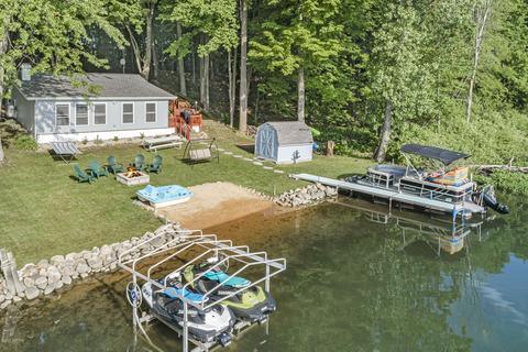 4105 Carol Dr, Reading, MI 49274 photo 1