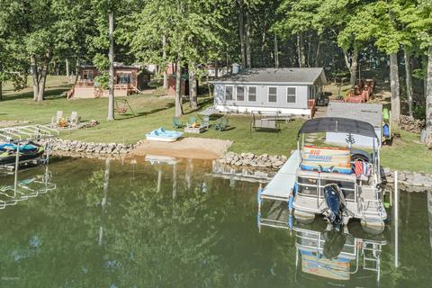 4105 Carol Dr, Reading, MI 49274 photo 3