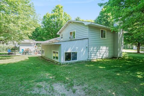 235 S Webster St, White Cloud, MI 49349 photo 4