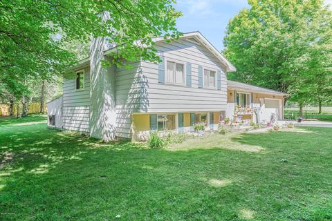 235 S Webster St, White Cloud, MI 49349 photo 2