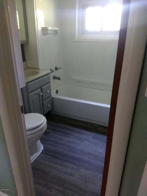 130 10th St, Plainwell, MI 49080 photo 13