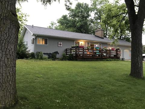 123 W Gilson St, Edmore, MI 48829 photo 1
