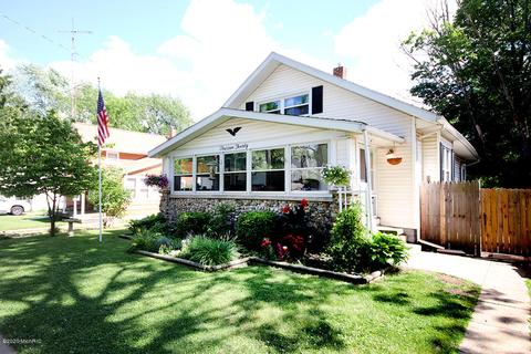 1420 Hickory St, Niles, MI 49120 photo 1