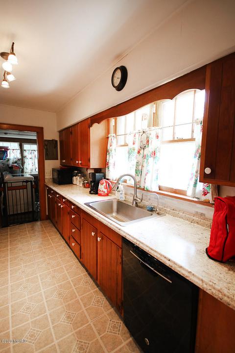1420 Hickory St, Niles, MI 49120 photo 8