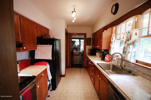 1420 Hickory St, Niles, MI 49120 photo 7