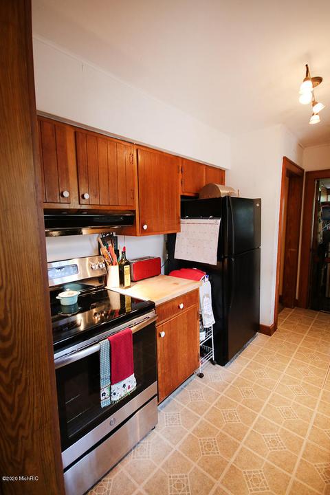 1420 Hickory St, Niles, MI 49120 photo 6