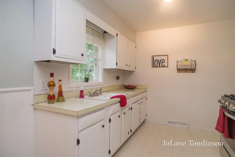 4173 Janet Dr, Dorr, MI 49323 photo 8