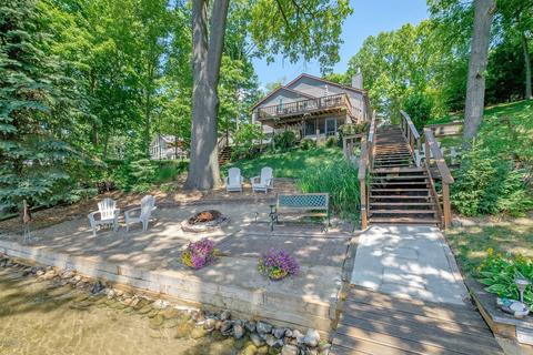 352 Highland Ct, Plainwell, MI 49080 photo 3