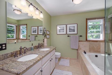 352 Highland Ct, Plainwell, MI 49080 photo 18