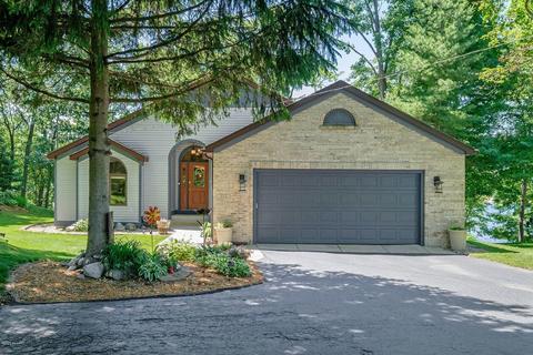 352 Highland Ct, Plainwell, MI 49080 photo 1