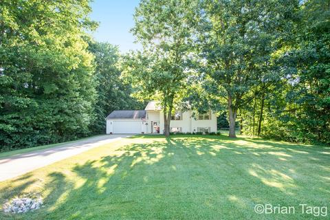 3877 Hidden Forest Dr, Dorr, MI 49323 photo 2