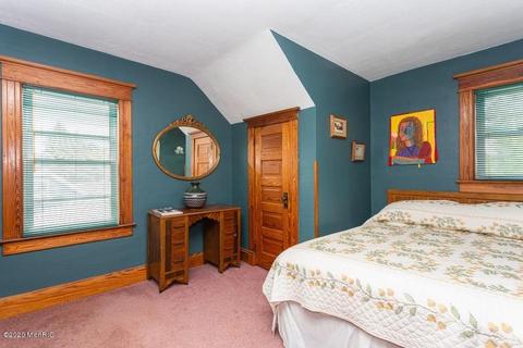 207 Cedar St, Three Oaks, MI 49128 photo 9