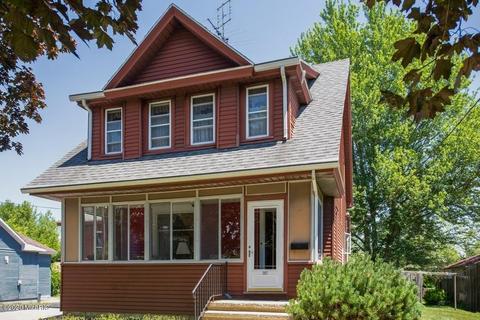 207 Cedar St, Three Oaks, MI 49128 photo 1