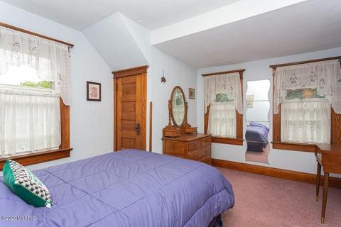 207 Cedar St, Three Oaks, MI 49128 photo 8