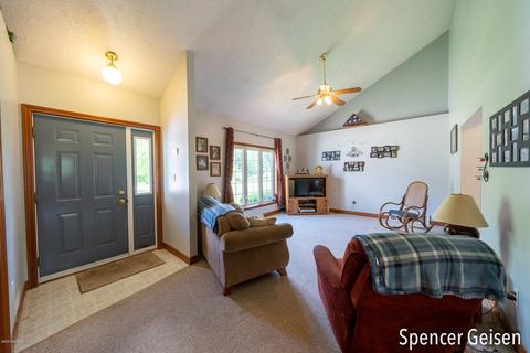 6419 Dusty Ln, Belding, MI 48809 photo 4