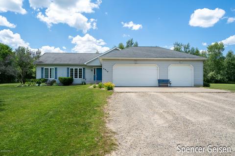6419 Dusty Ln, Belding, MI 48809 photo 2