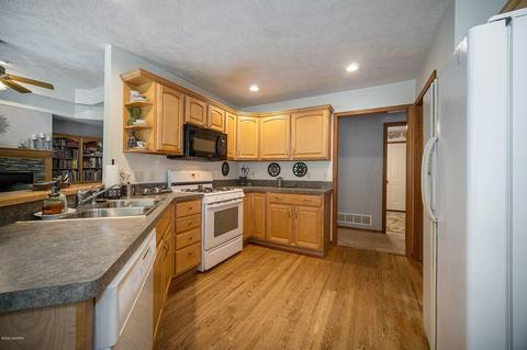 235 Highfield Rd, Marshall, MI 49068 photo 6