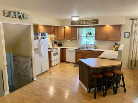 550 S Silver St, Bad Axe, MI 48413 photo 2