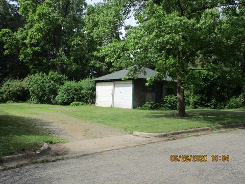 909 Maple St, Albion, MI 49224 photo 6