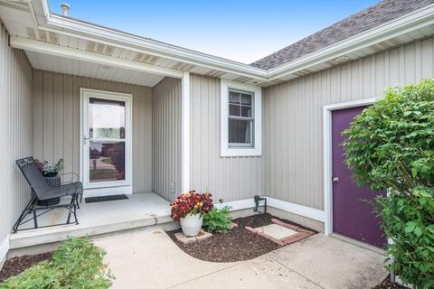 8744 Willowrun Dr, Jenison, MI 49428 photo 2