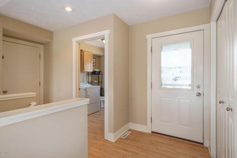 8744 Willowrun Dr, Jenison, MI 49428 photo 10