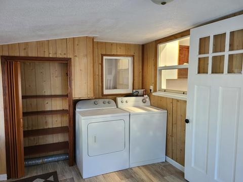 117 E Gilson St, Edmore, MI 48829 photo 4