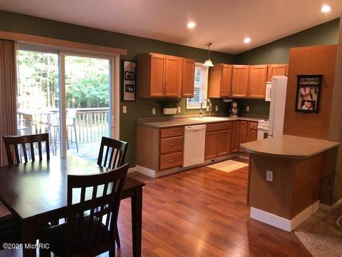 4017 Valkyrie Ln, Dorr, MI 49323 photo 4