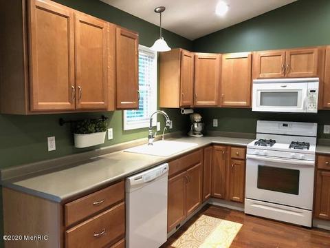 4017 Valkyrie Ln, Dorr, MI 49323 photo 2