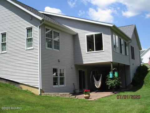 11694 Edgewood Dr, Bellevue, MI 49021 photo 5