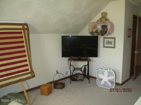 11694 Edgewood Dr, Bellevue, MI 49021 photo 16