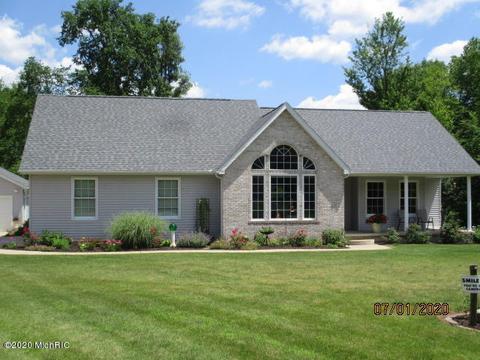 11694 Edgewood Dr, Bellevue, MI 49021 photo 1