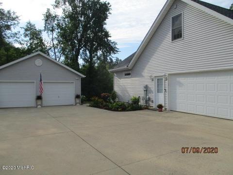 11694 Edgewood Dr, Bellevue, MI 49021 photo 9