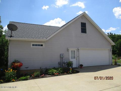 11694 Edgewood Dr, Bellevue, MI 49021 photo 7