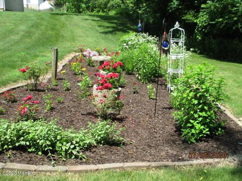 11694 Edgewood Dr, Bellevue, MI 49021 photo 32