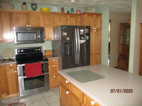 11694 Edgewood Dr, Bellevue, MI 49021 photo 11
