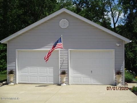 11694 Edgewood Dr, Bellevue, MI 49021 photo 8